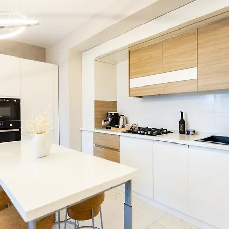 Lägenhet Il Premium Apartment- 2 Br *